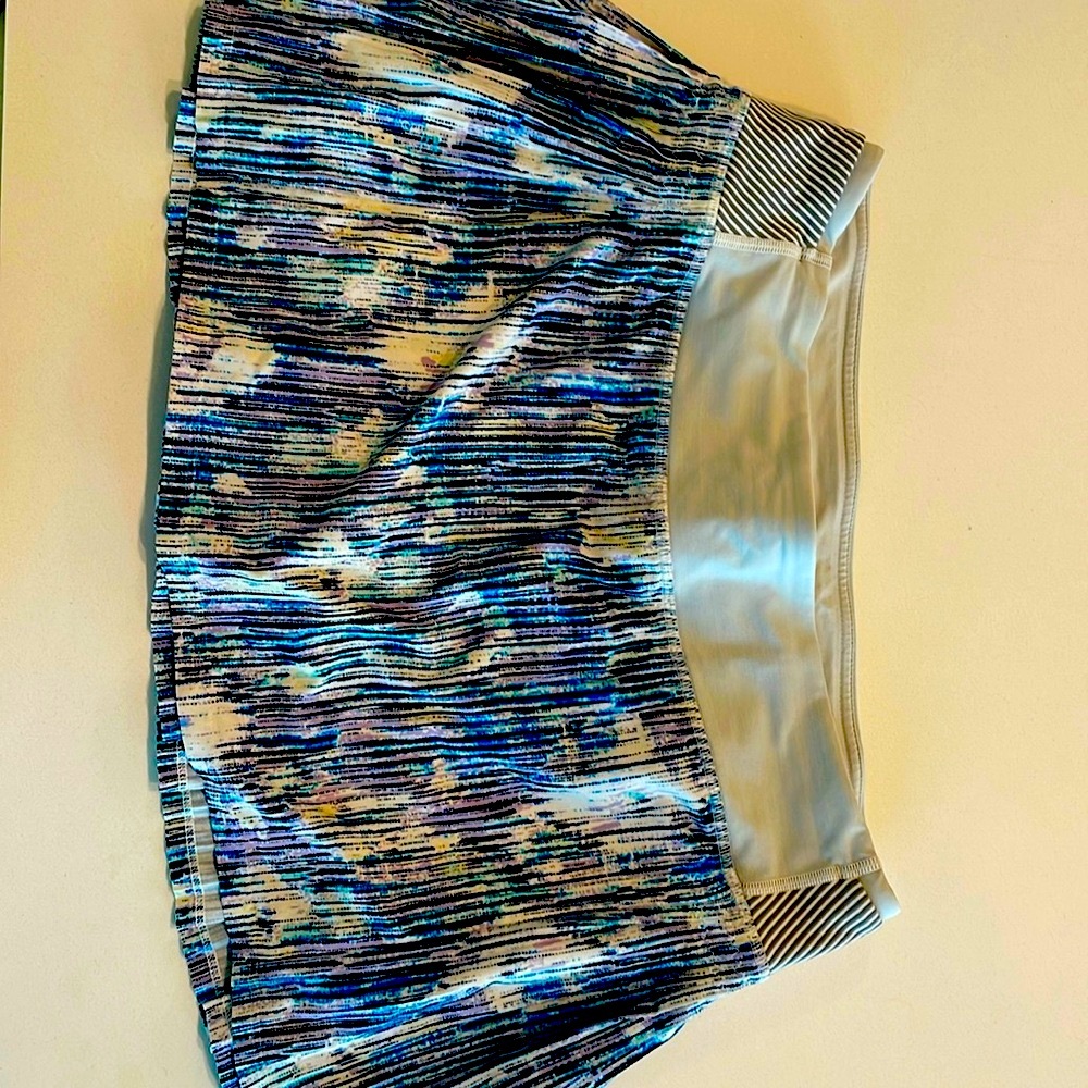 Lululemon tennis skirt rare print. Slightly pleated